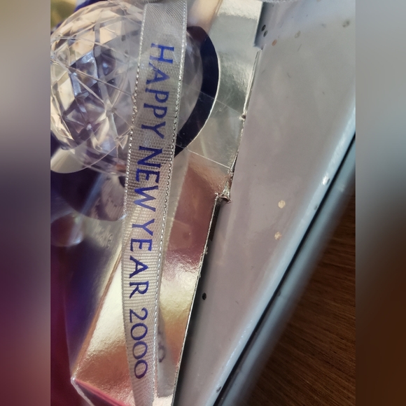 2000 Millennium Barbie - Picture 3 of 16